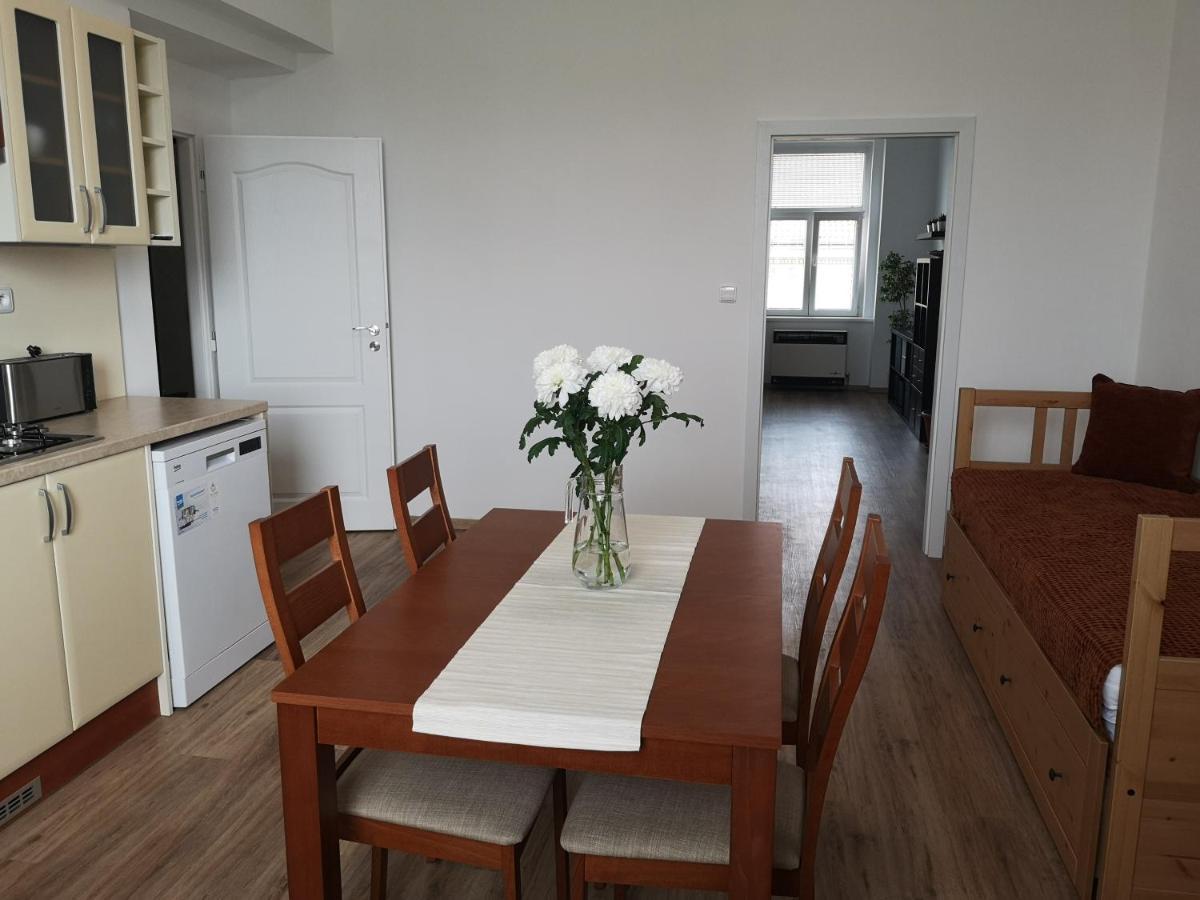 Fine Apartment In Centrum Of Slany With Aircondition Екстериор снимка